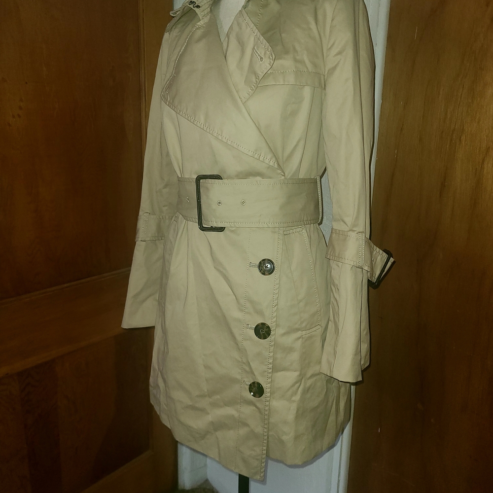 Banana Republic Tan Trench Coat Classic Water-Resistant Design